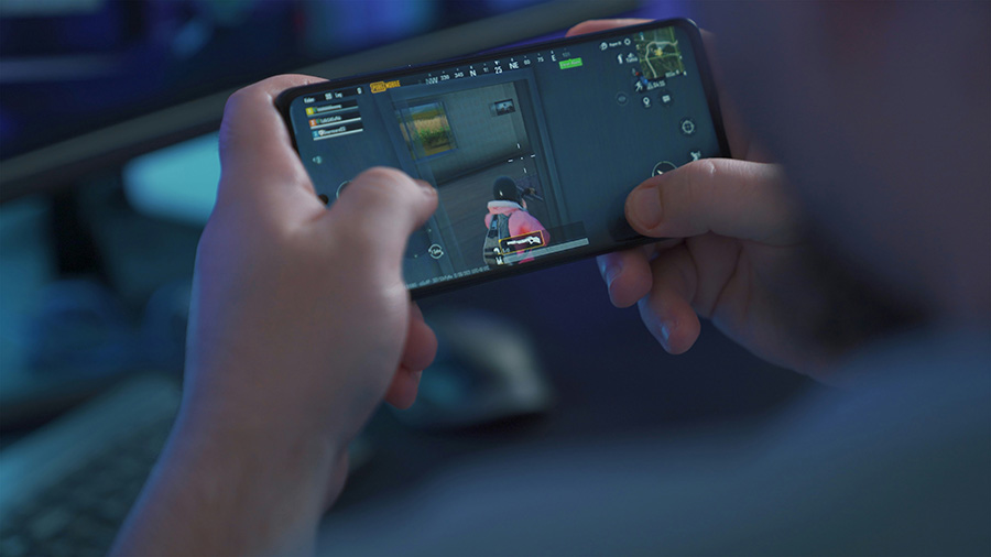 How mobile phones have widened the online gaming audience